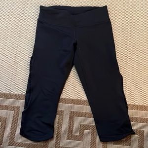 Lululemon ruffled capris